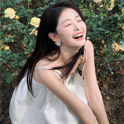 绯红色的窗帘